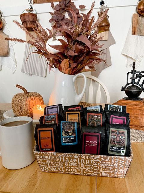 https://www.coffeebeanery.com/cdn/shop/files/coffee-beanery-coffee-gift-baskets-indulgent-selection-gift-box-29999491711076.jpg?v=1698703205&width=1445